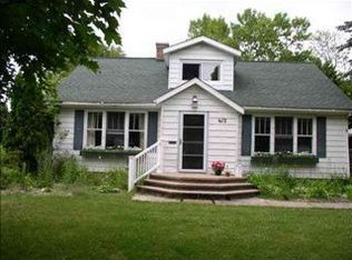 417 Carleton St, Petoskey, MI 49770