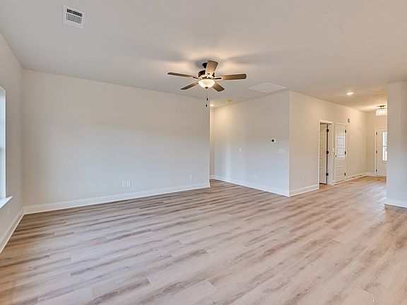 5th image of 113 Burberry Cir