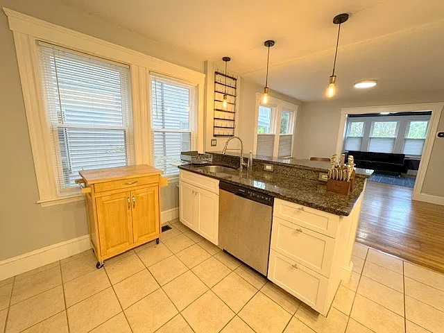 2 bed, 807 sqft, $2,995 — Photo 3