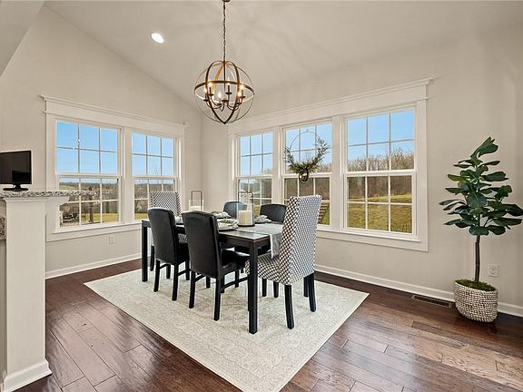 3rd image of 4034 Nightingale Dr