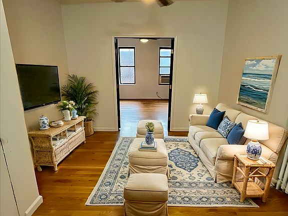 4th image of 170 Delancey St #1