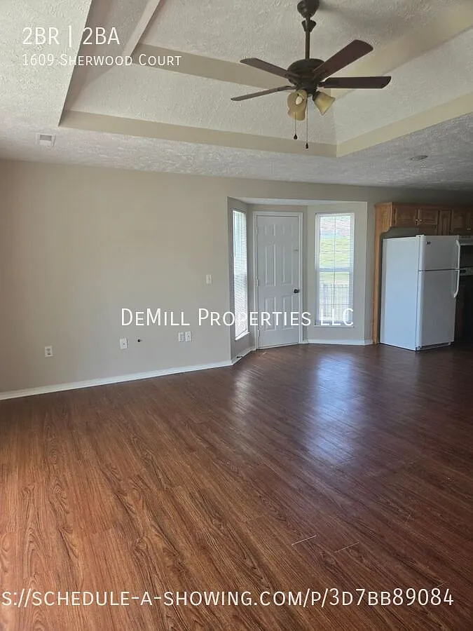 Spacious 2BR/2BA Duplex with 1-Car Garage in Ozark — Photo 3