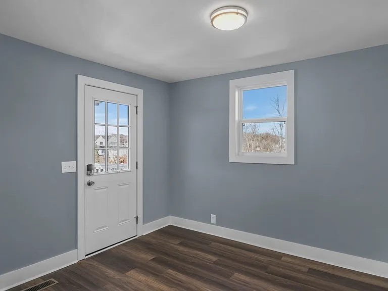1612 Knowles St — Photo 30