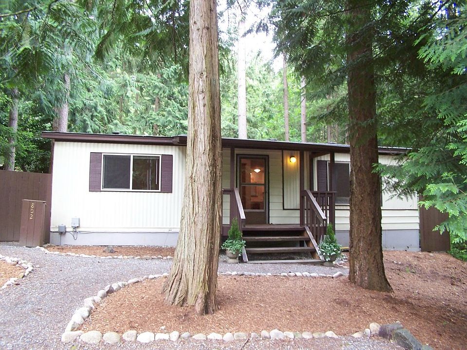 1st image of 802 211th Pl NE