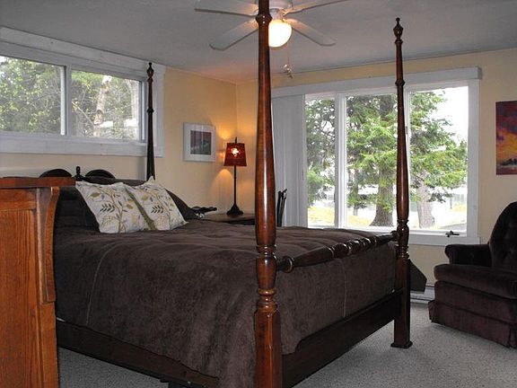 Queen bed