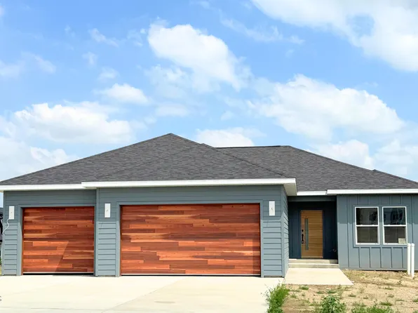 3016 28th Ct W, Williston, ND 58801