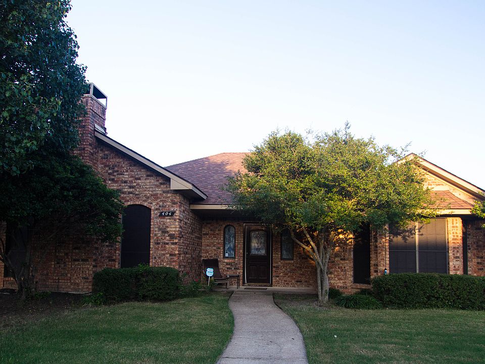 1st image of 404 N Winding Oaks Dr