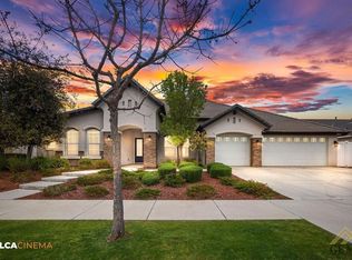 2917 Barrowby St, Bakersfield, CA 93311