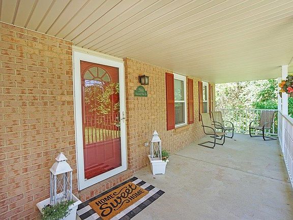3rd image of 2981 Orchardpark Dr