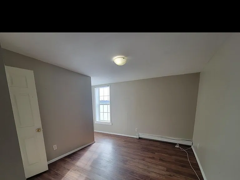 644 2nd Ave #4 — Photo 16