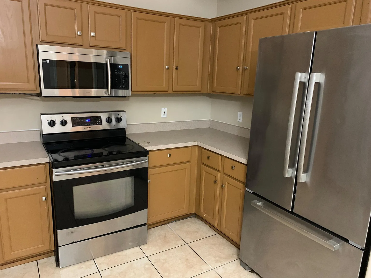 4 bed, 2.0 bath, 2000 sqft, $1,183 — Photo 2