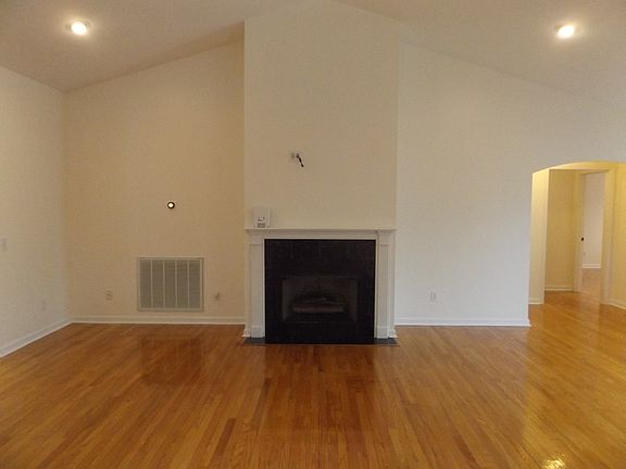 5th image of 147 Fairfield Way