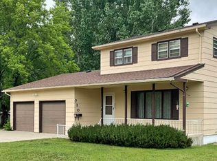 730 5th Ave SW, Rugby, ND 58368