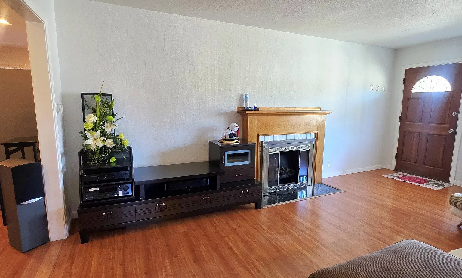 3 bed, 1100 sqft, $1,200 — Photo 3