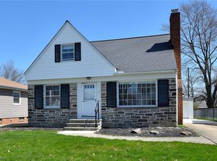 1553 Roselawn Rd, Mayfield Heights, OH 44124
