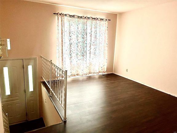 3rd image of 2444 Prouhet Ave