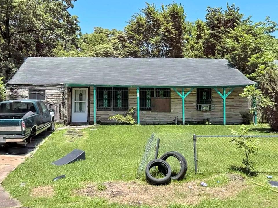 1st image of 5127 Lyndhurst Dr