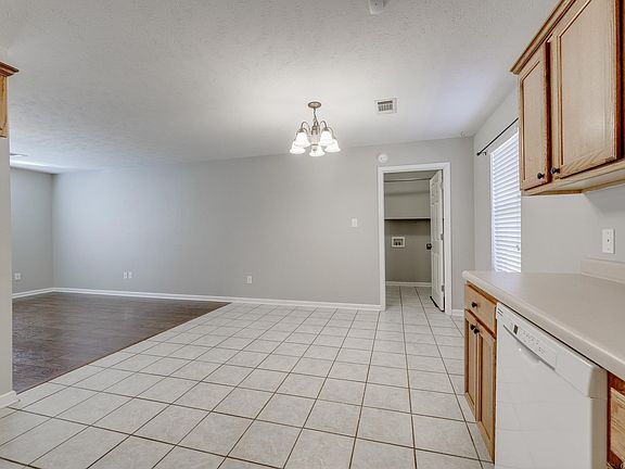 5th image of 31 W Skyline Dr