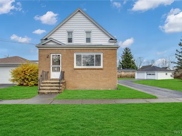 8 Broezel Ave, Lancaster, NY 14086