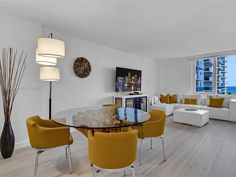 2301 Collins Ave #542 — Photo 6