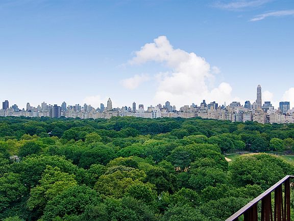 4th image of 25 Central Park W APT 17R