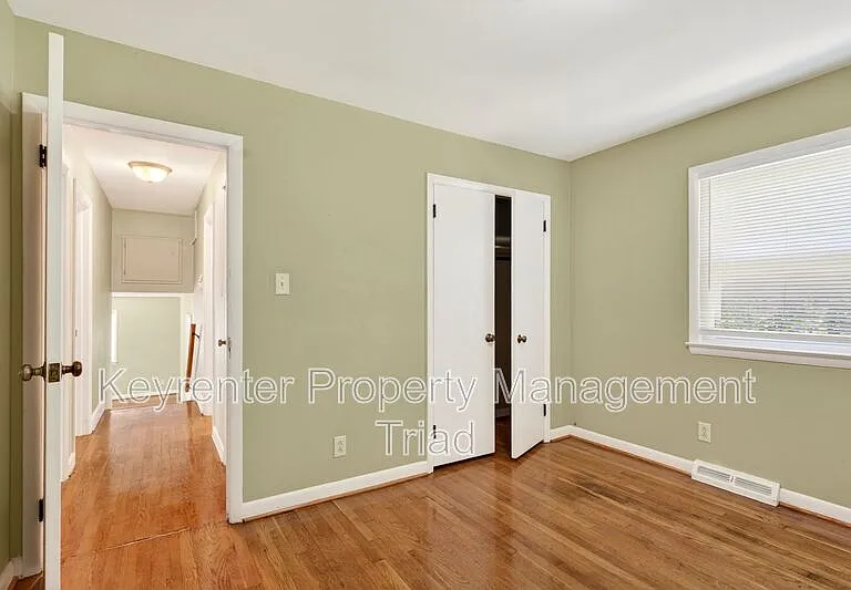 1821 W Meadowview Rd — Photo 27