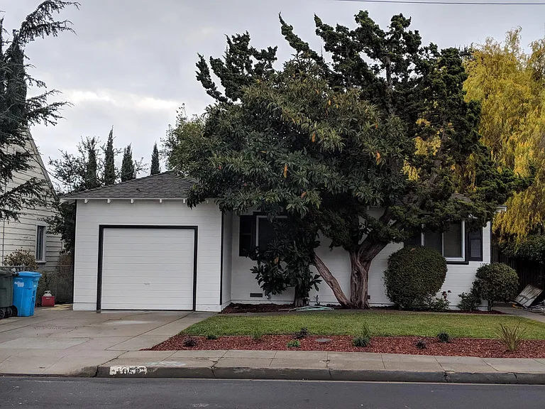 1053 Montgomery St — Photo 6