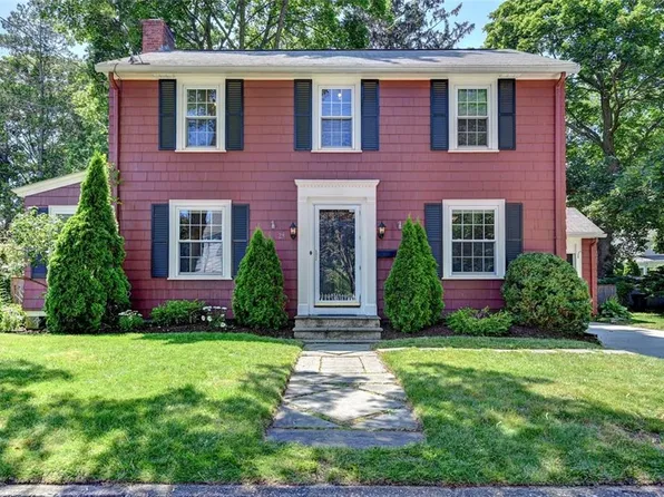 24 Weeden Ave, Rumford, RI 02916