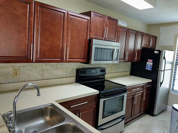 3rd image of 4020 Crockers Lake Blvd #22