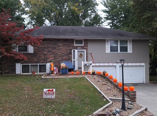 804 E 12th St, Carrollton, MO 64633