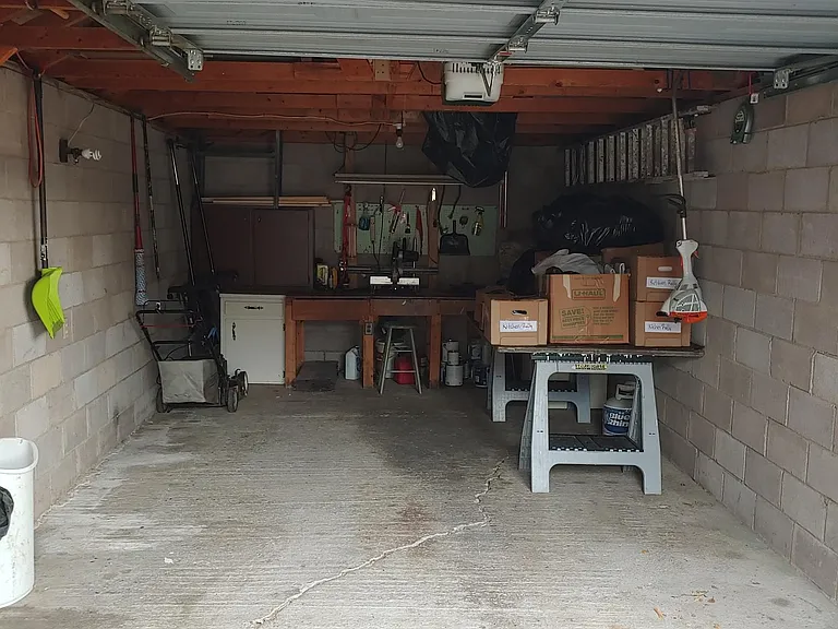 1146 Howard St — Photo 3