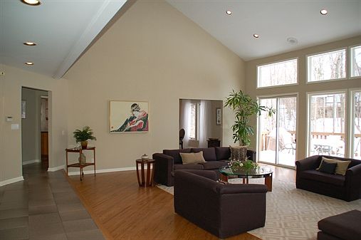 5th image of 26 Maywood Ct