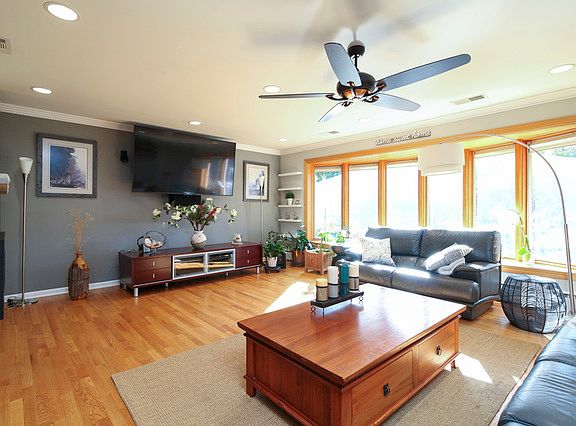 5th image of 6941 N Kenneth Ave