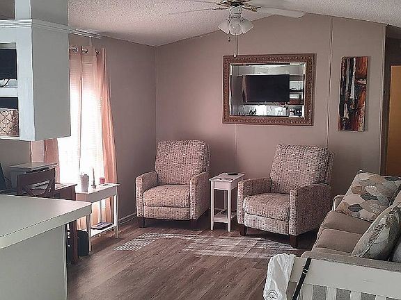 4th image of 205 Dixie Dr