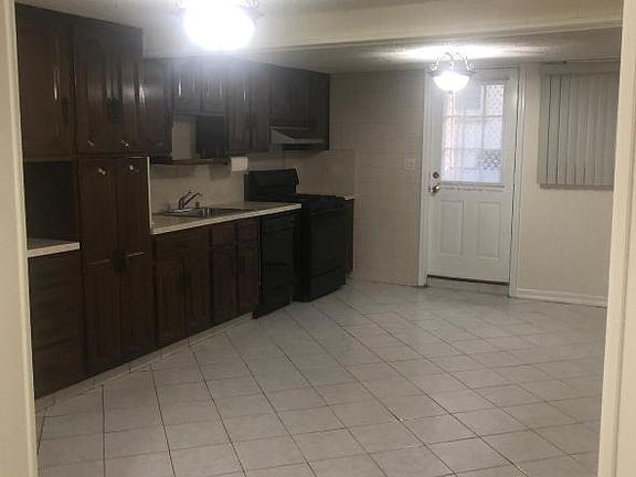 2nd image of 25 Grant St