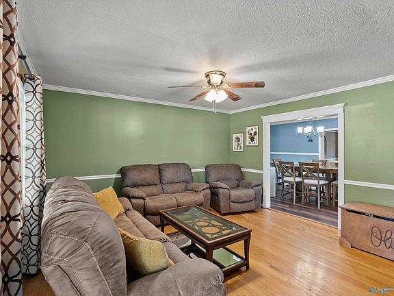 5th image of 316 Christopher Dr