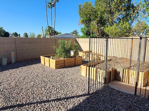 3rd image of 1564 W Irisado Cir