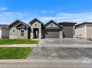 896 W Smokey Lake Dr, Meridian, ID 83642