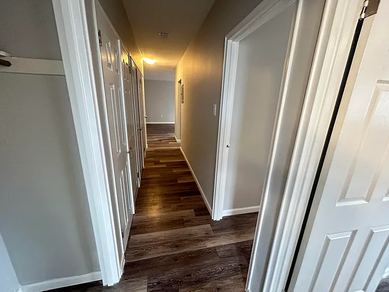 21 Balmoral Ave S #202 — Photo 9