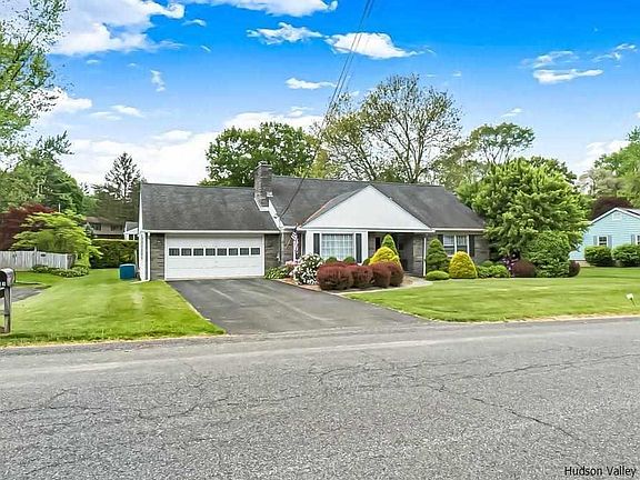 3rd image of 163 Griffin Dr