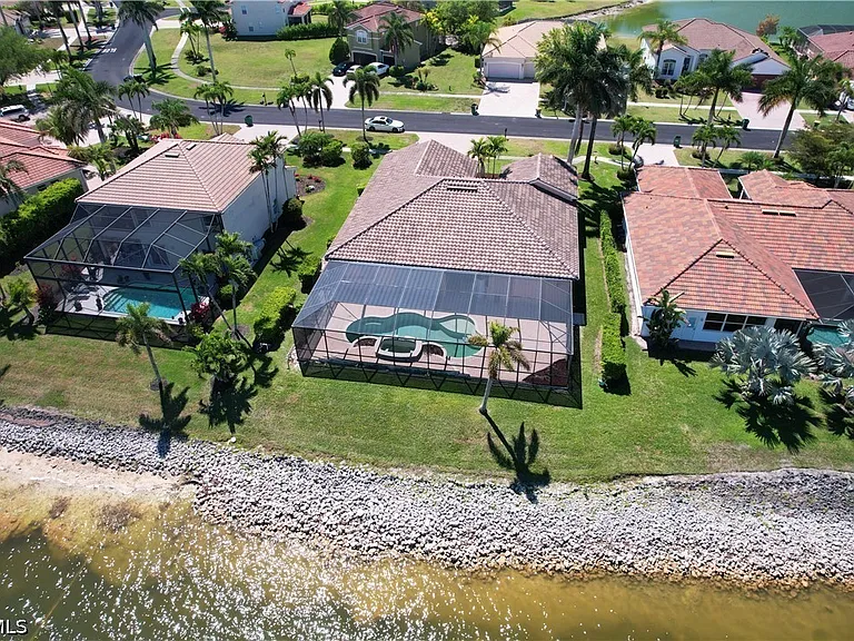 2202 Grove Dr — Photo 44
