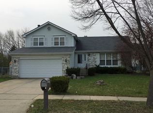 1202 Larraway Dr, Buffalo Grove, IL 60089