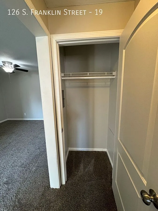 Spacious 2-Bedroom Apartment!! — Photo 4