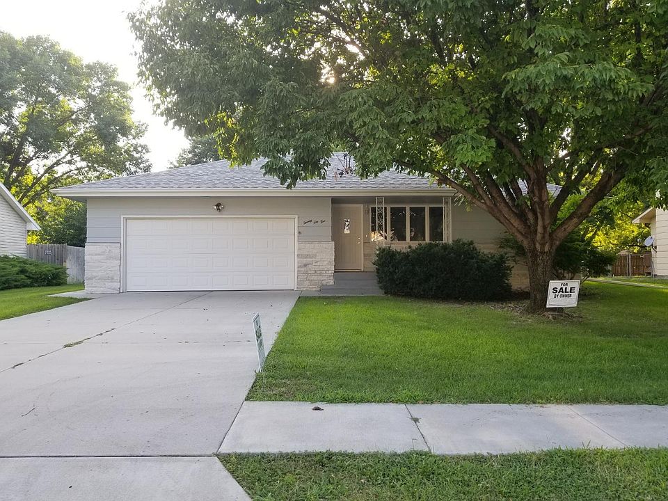 Great curb side appeal!