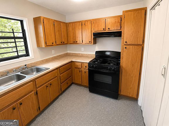 5th image of 5590 Windwood Rd