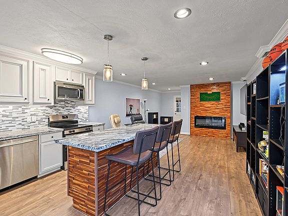 5th image of 8221 Kingsbrook Rd APT 108