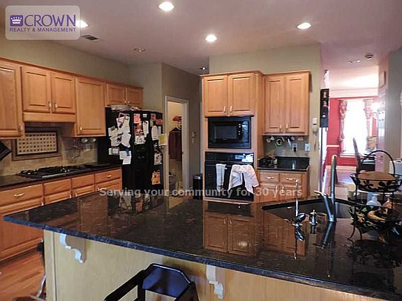 5th image of 515 Arbor Creek Ct