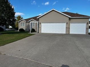 4203 35th Ave S, Fargo, ND 58104