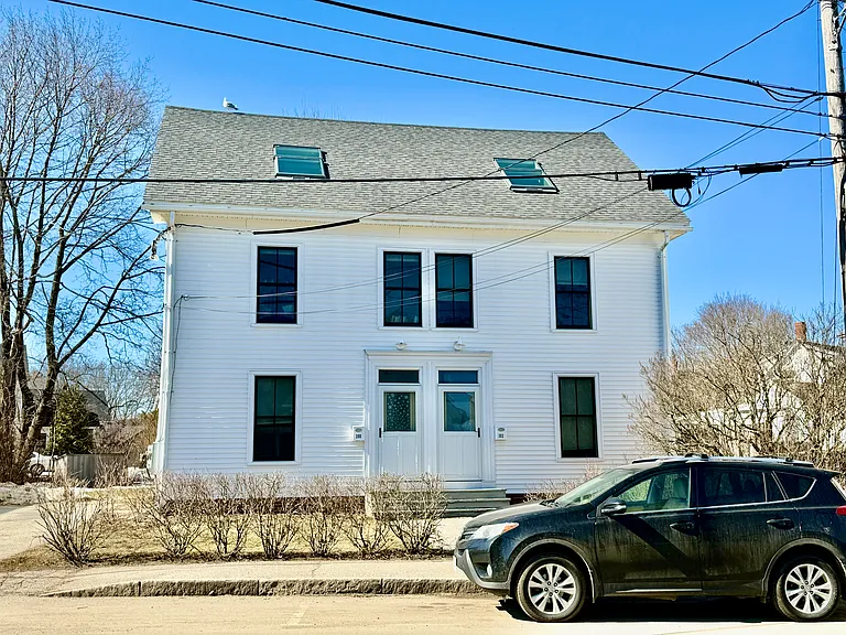 200 Main St #202 — Photo 1