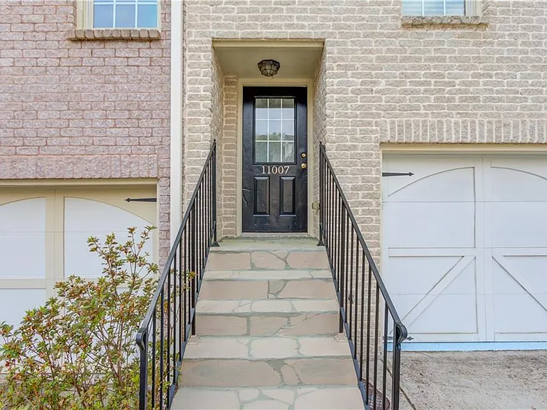 11007 Lorin Way — Photo 3